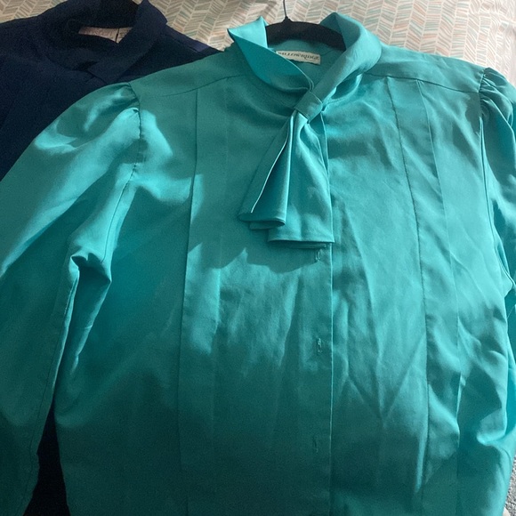 Kristen Blue Blouse 💙 willow Ridge bundle 💚2 for 1 price $$ - Picture 7 of 12